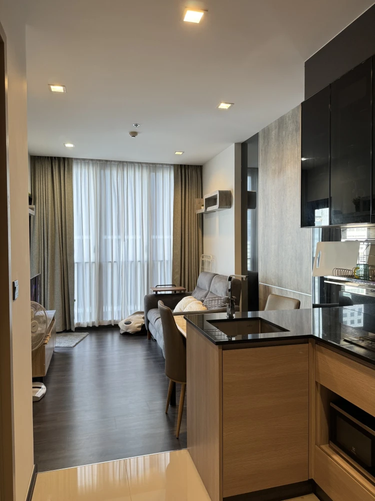 For rent: The Line Asoke Ratchada, spacious room with plenty of usable space, fully furnished, just bring your bags and move in!
