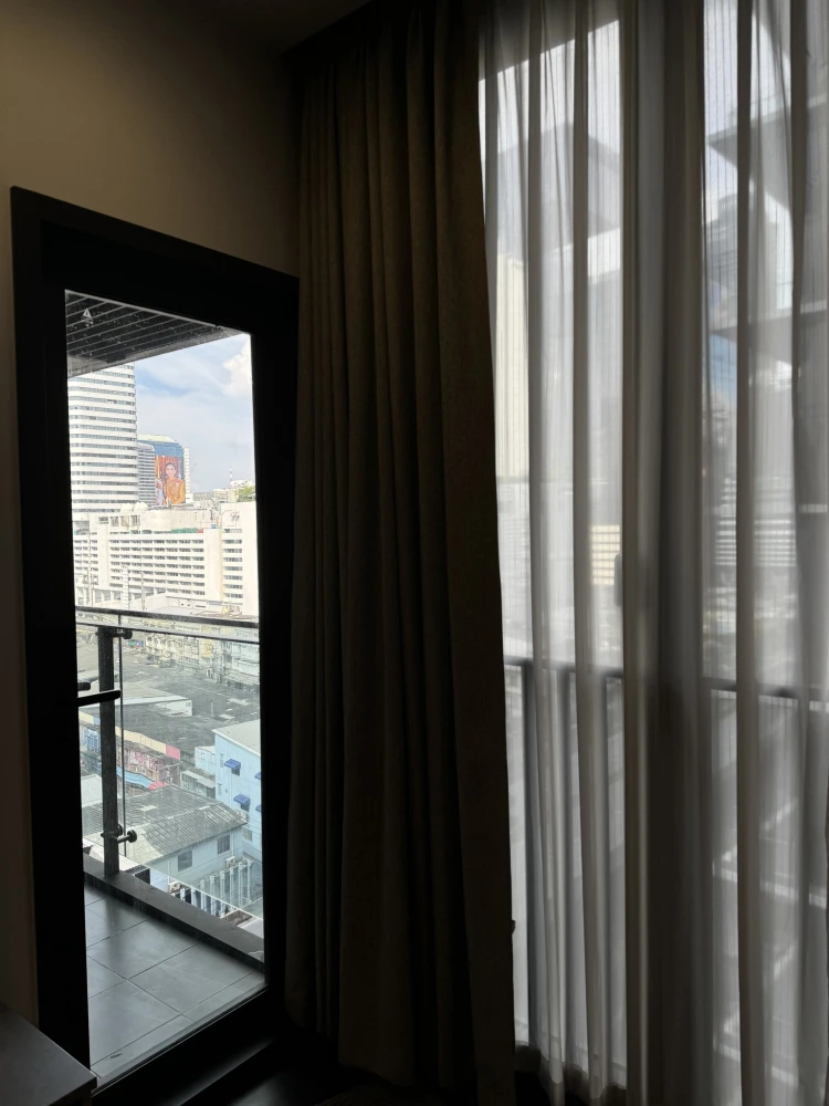 For rent: The Line Asoke Ratchada, spacious room with plenty of usable space, fully furnished, just bring your bags and move in!