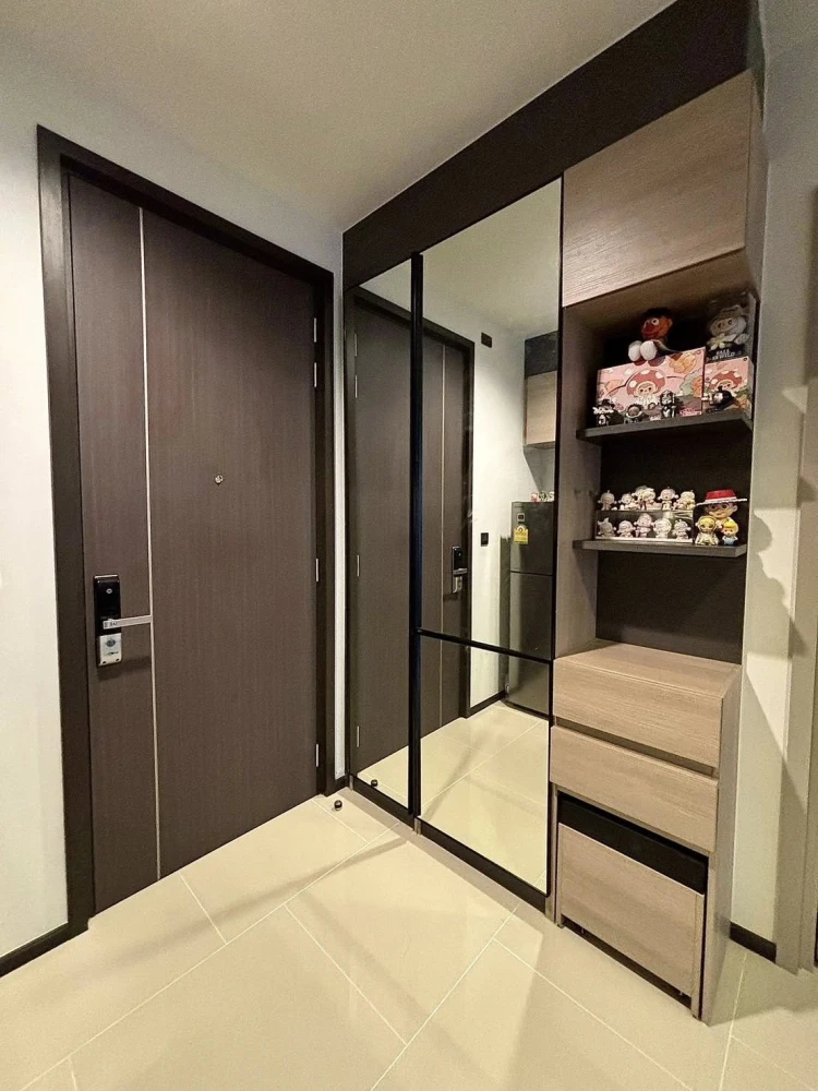 For sale/rent: The Line Asoke-Ratchada. Nice room, fully furnished with appliances. Amazing price! Book now!