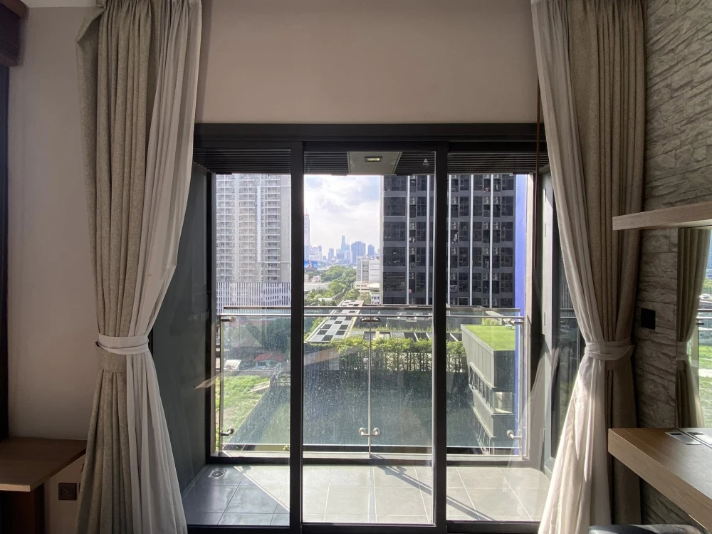 For rent: The Line Asoke-Ratchada, fully furnished unit with complete amenities. Just bring your belongings and move in! Don't wait!