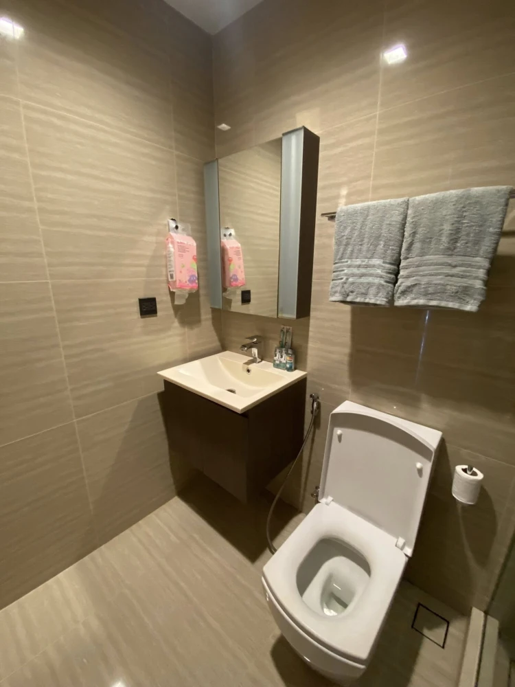 For rent: The Line Asoke-Ratchada, fully furnished unit with complete amenities. Just bring your belongings and move in! Don't wait!