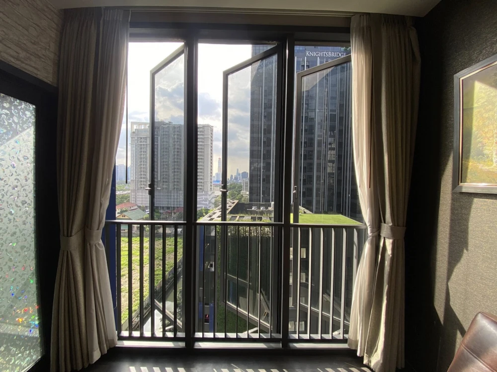 For rent: The Line Asoke-Ratchada, fully furnished unit with complete amenities. Just bring your belongings and move in! Don't wait!