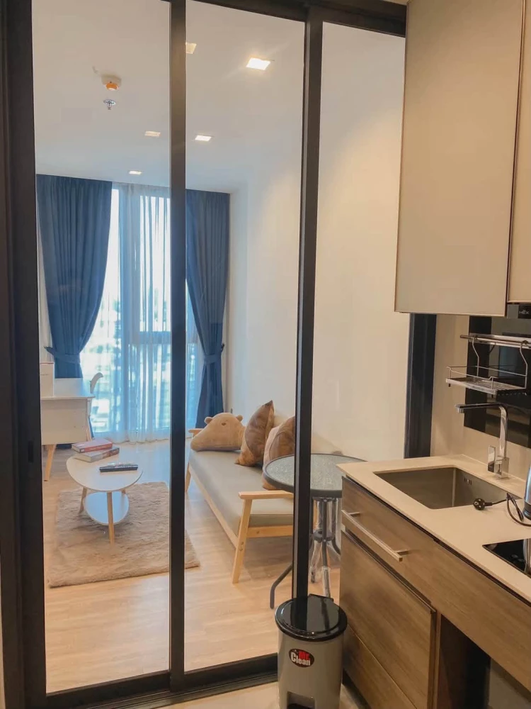 For rent: The Line Phahol-Pradipat, 1 bedroom, 1 bathroom, fully furnished, pool view. Book now!