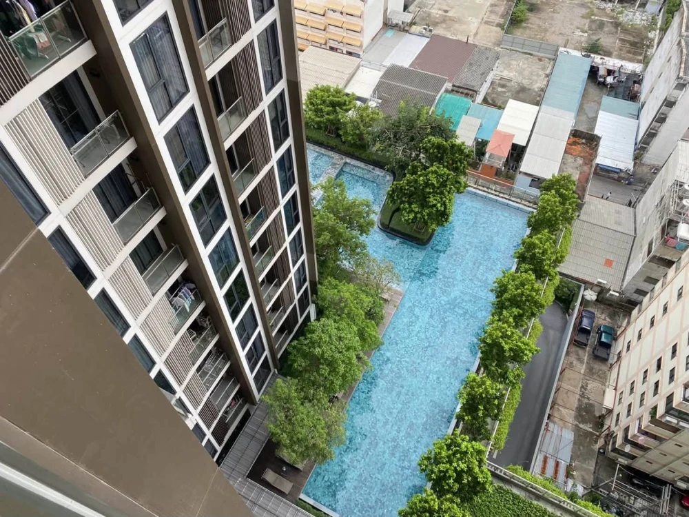 For rent: The Line Phahol-Pradipat, 1 bedroom, 1 bathroom, fully furnished, pool view. Book now!