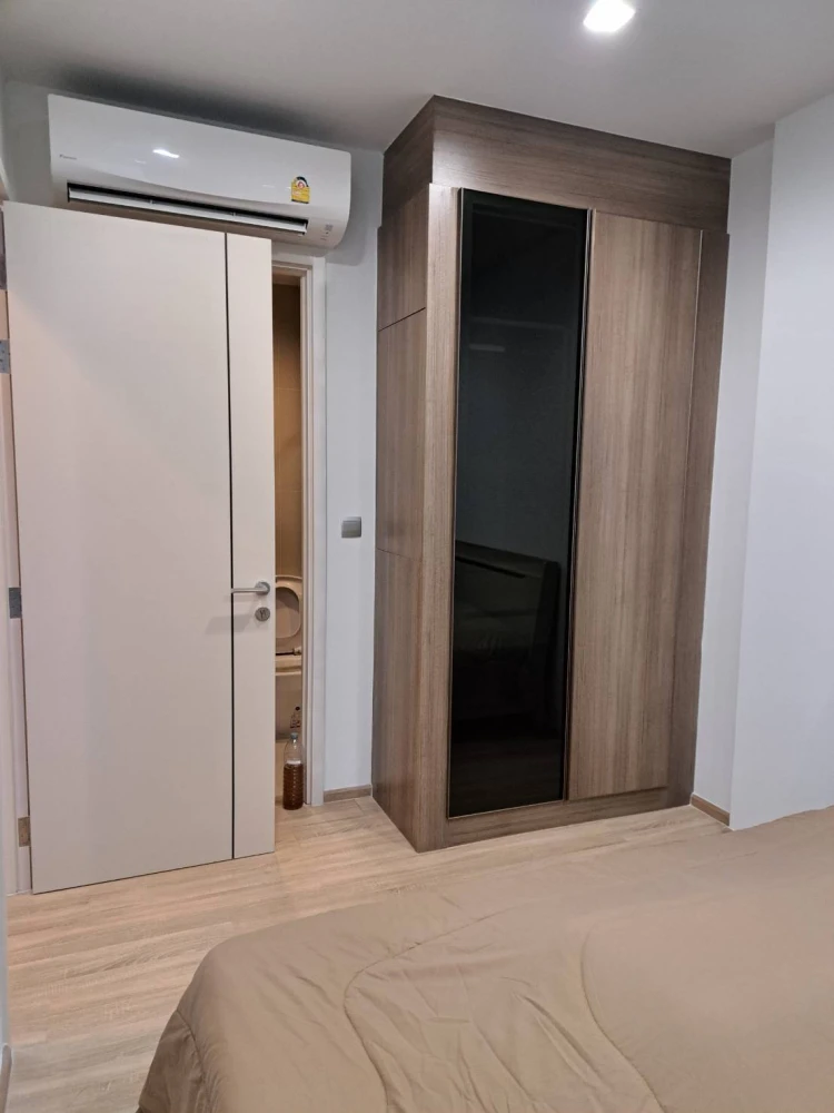 For rent The Line Phahol-Pradipat. Nice clean room high floor nice view Fully furnished, ready to move in. If interested, don't miss it.
