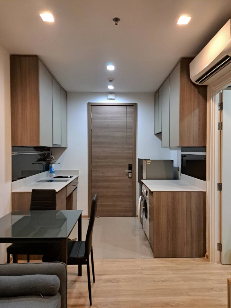 For rent The Line Phahol-Pradipat. Nice clean room high floor nice view Fully furnished, ready to move in. If interested, don't miss it.