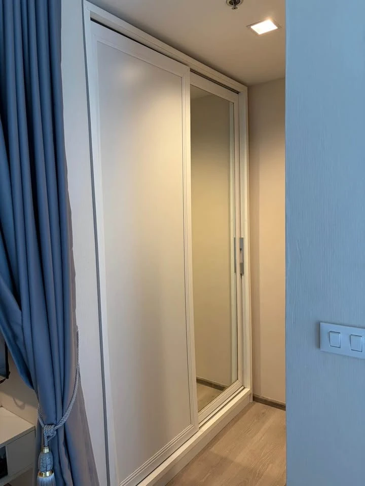 For rent: The Line Phahonyothin Park, 9th floor unit, spacious living area, fully furnished. Book now!