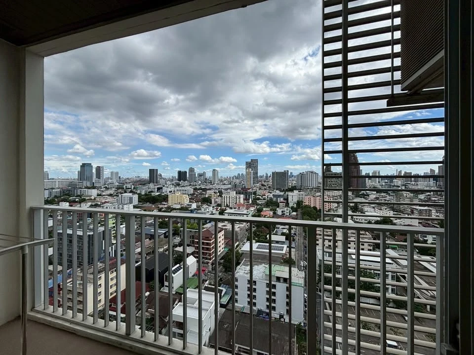 For rent: The Line Phahonyothin Park, high floor, ready to move in, fully furnished, spacious room, comfortable to live in, reserve now.