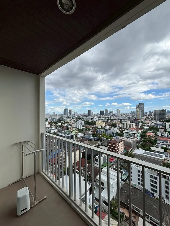 For rent: The Line Phahonyothin Park, high floor, ready to move in, fully furnished, spacious room, comfortable to live in, reserve now.