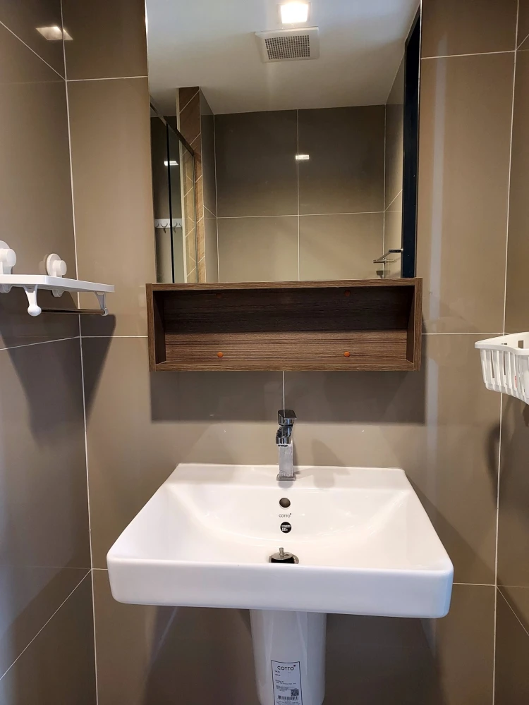 For rent: The Line Phahonyothin Park, North-facing unit, prime location, 7th floor, fully furnished. Book now!