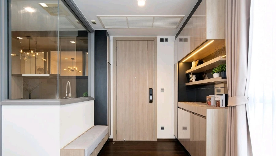 For Rent: The Line Ratchathewi, 31st floor. Beautiful, fully furnished, and inviting unit—book now if interested.
