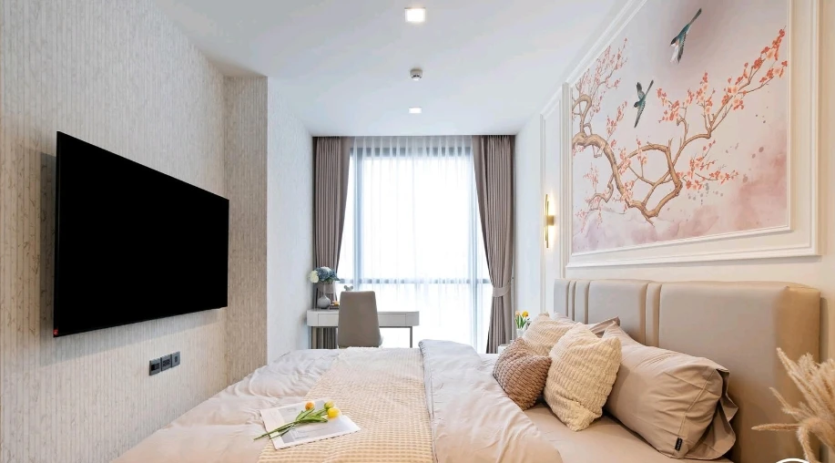 For Rent: The Line Ratchathewi, 31st floor. Beautiful, fully furnished, and inviting unit—book now if interested.