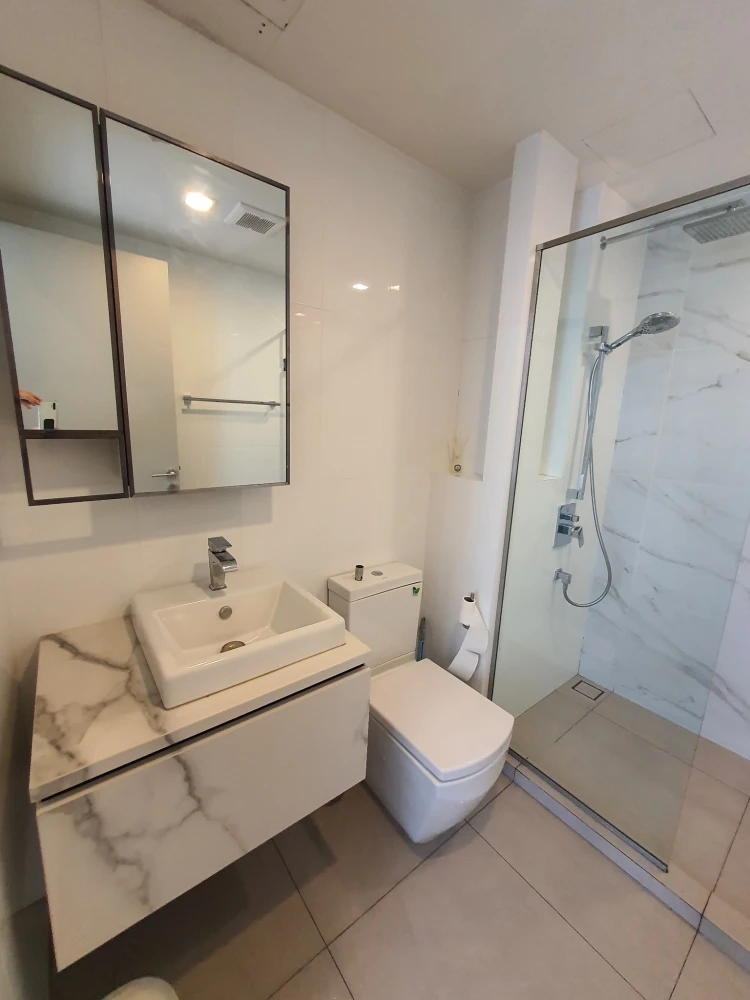 For rent: The Line Sukhumvit 101, 1 bedroom, 1 bathroom, high ceiling, airy, built-in wall, awesome! Reserve now!