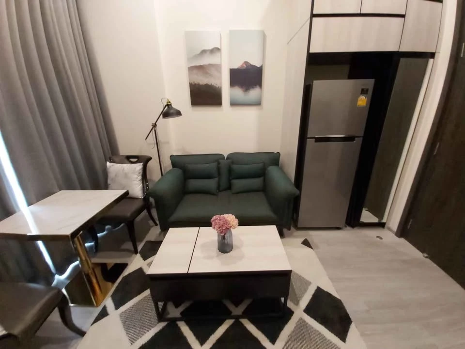 For rent: The Line Sukhumvit 101, top floor (32nd floor), stunning river view, 3.4 meter high ceiling, ready to move in.