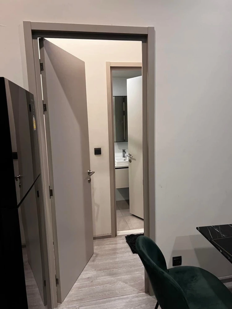 For rent: The Line Sukhumvit 101, a beautifully decorated room with superb built-in furniture and a beautiful view from a high floor. Don't miss it!