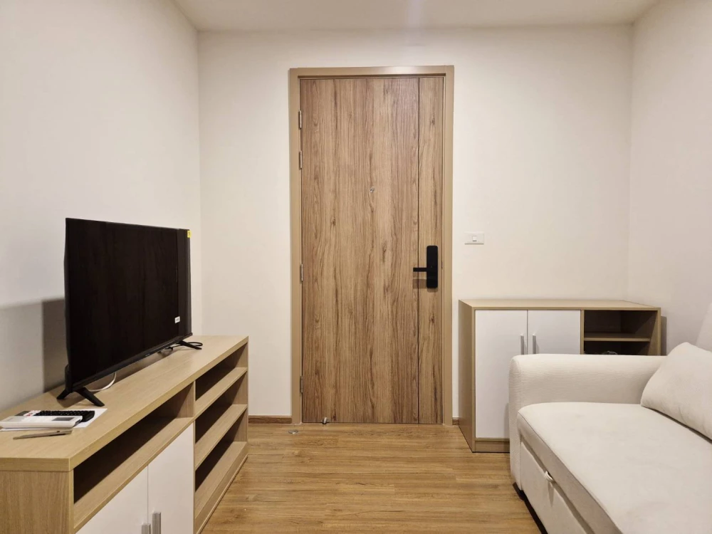 For rent: The Line Vibe, 37 sq.m., unobstructed view, spacious living area, high floor (26th floor). Don't miss out!