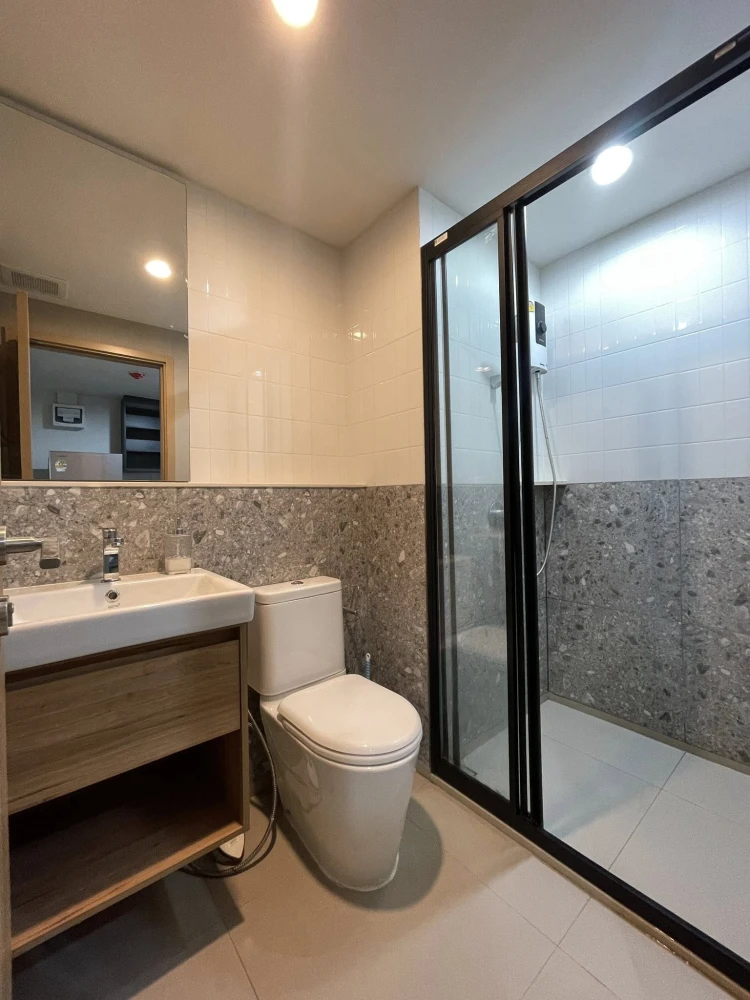 For rent: The Line Vibe, 22nd floor, great view, good ventilation, well-divided rooms, fully furnished & equipped with appliances. Ready to move in.