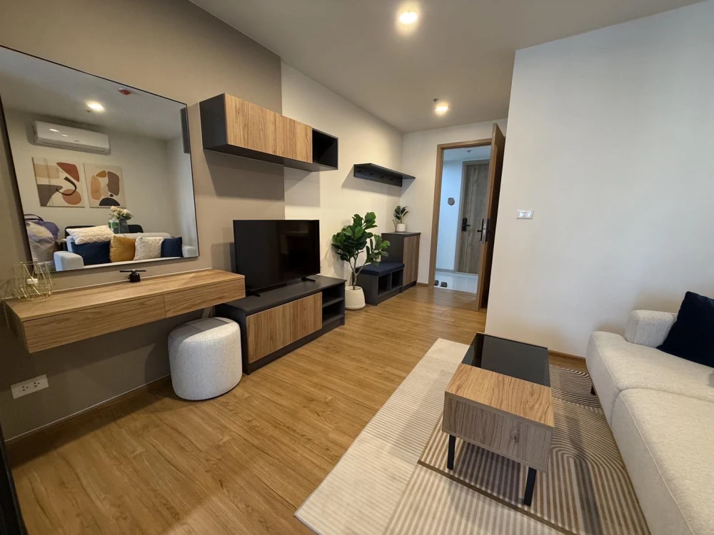 For rent: The Line Vibe, 25th floor, plenty of usable space, fully furnished, ready to move in.
