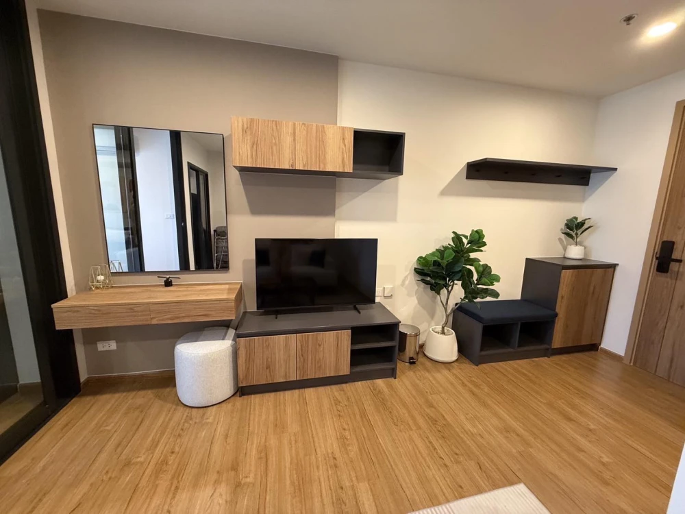 For rent: The Line Vibe, 25th floor, plenty of usable space, fully furnished, ready to move in.