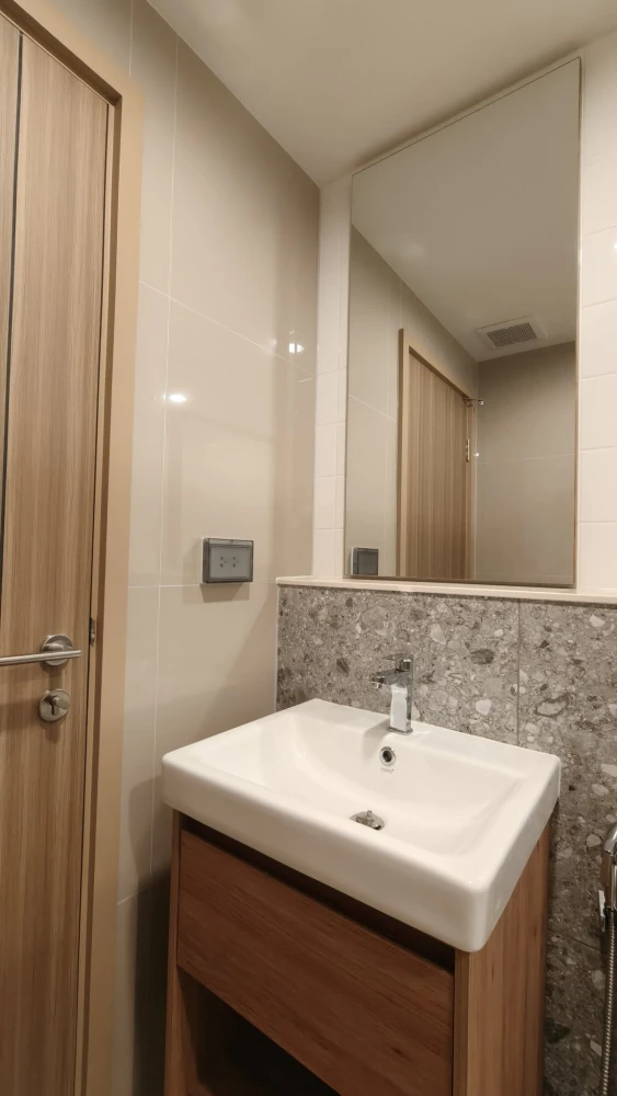 For rent: The Line Vibe, north facing, no sun, garden view, lots of space, beautifully decorated, grab it now!