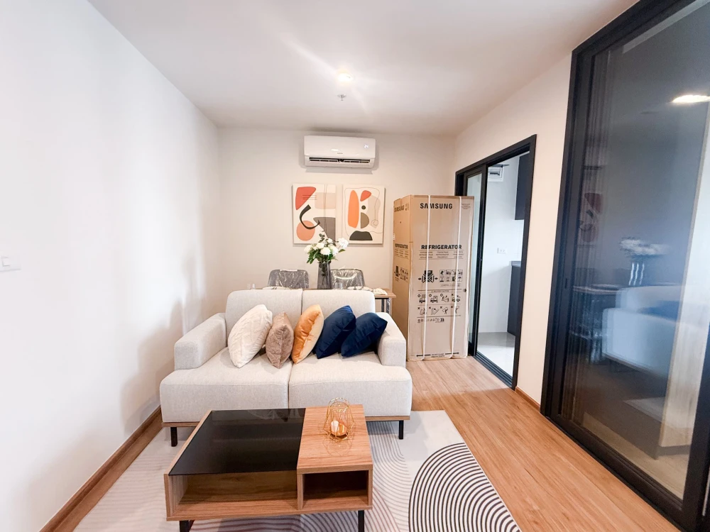 For rent: The Line Vibe, beautifully decorated unit on the 28th floor with stunning city views from the balcony. Fully furnished with appliances. Book