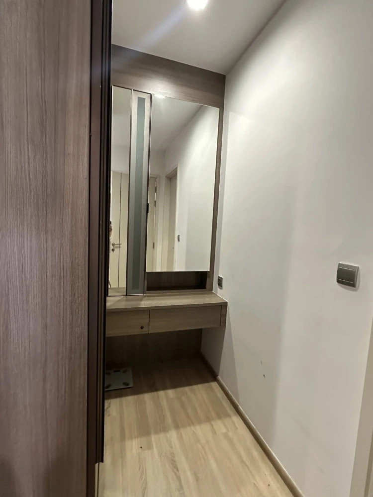 For rent: THE LINE Phahonyothin-Pradipat, very high floor (42nd floor), beautiful city view, lots of space, book first, get it first.