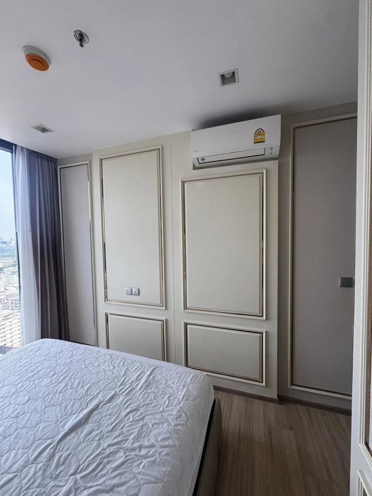 For rent: THE LINE Phahonyothin-Pradipat, 2 bedrooms, 1 bathroom, very high floor, fully furnished with built-in furniture. Reserve now!