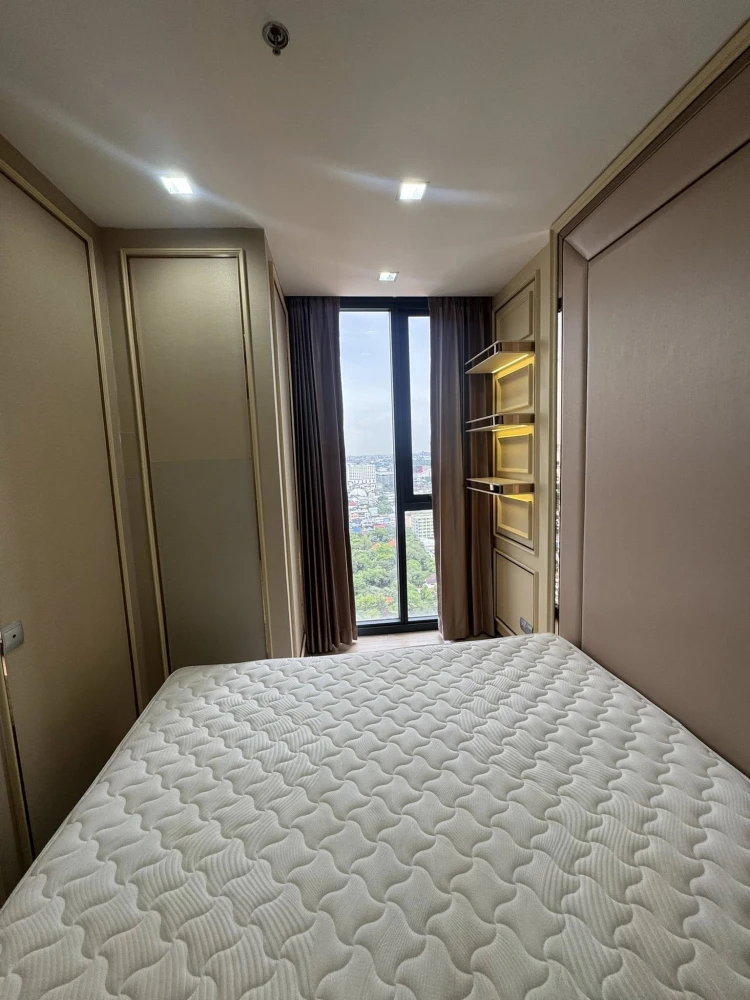 For rent: THE LINE Phahonyothin-Pradipat, 2 bedrooms, 1 bathroom, very high floor, fully furnished with built-in furniture. Reserve now!