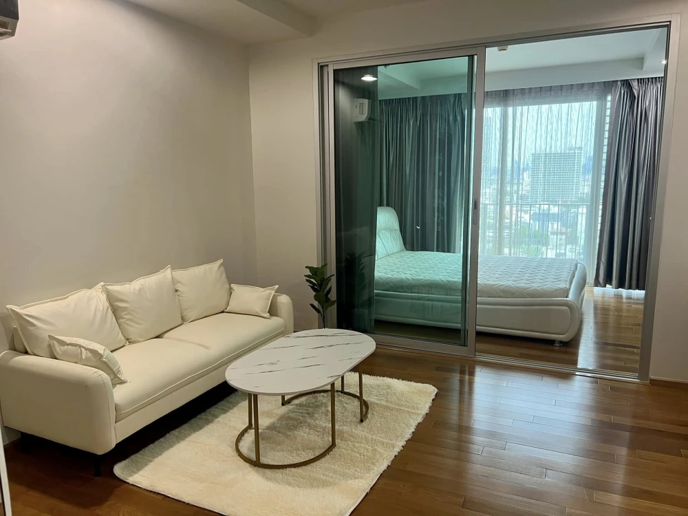 For rent: The Line Phahon Yothin Park, very spacious usable area, with beautiful wallpaper, ready, don't wait, book now.