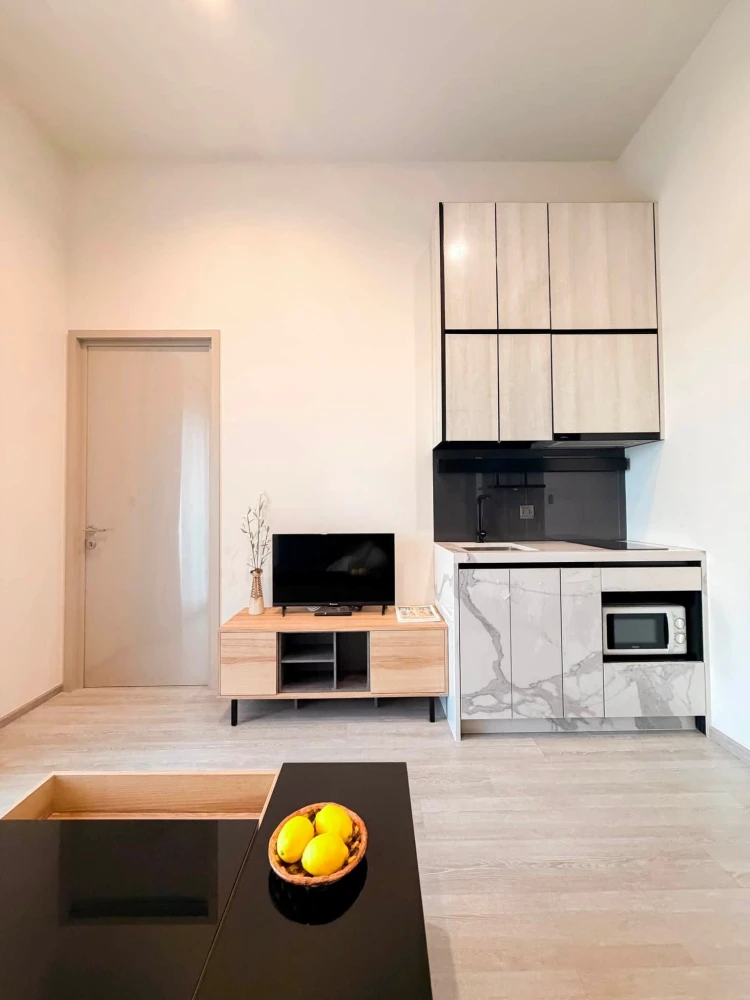 For rent: The Line Sukhumvit 101. A lovely unit on the 9th floor – a great height and price. Convenient and fully equipped. Book now before you miss t