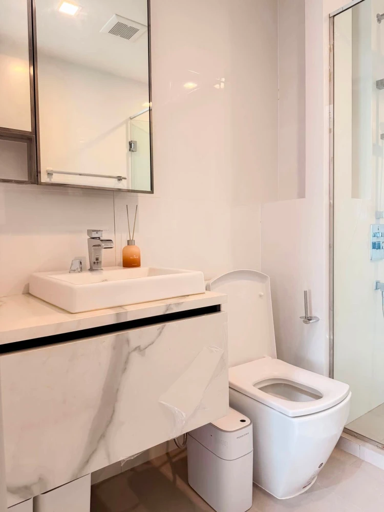 For rent: The Line Sukhumvit 101. A lovely unit on the 9th floor – a great height and price. Convenient and fully equipped. Book now before you miss t