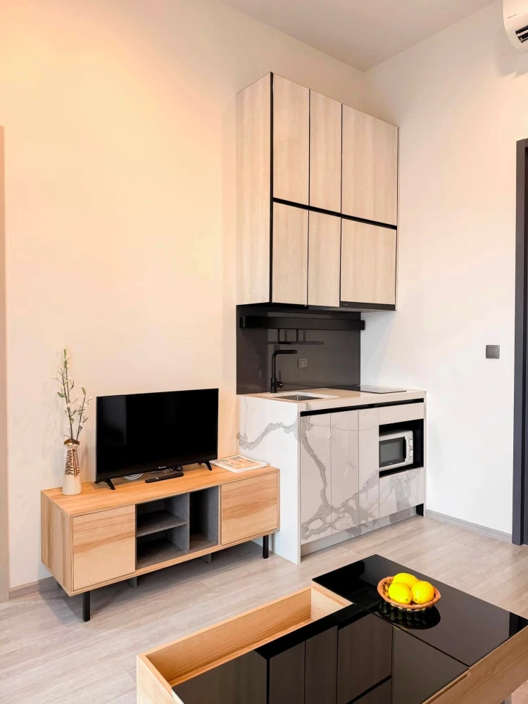 For rent: The Line Sukhumvit 101. A lovely unit on the 9th floor – a great height and price. Convenient and fully equipped. Book now before you miss t