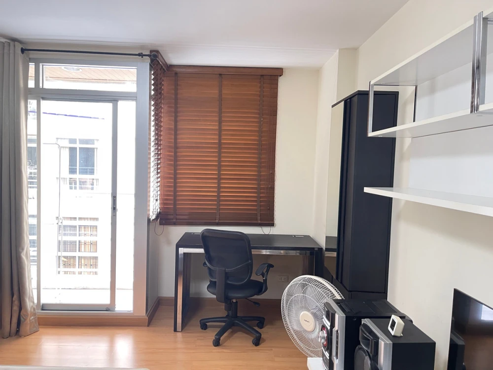 For rent: The Link Sukhumvit 50, 3rd floor, fully furnished unit, ready to move in. Book now! (Hurry!)