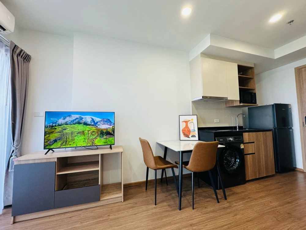 For rent: The Livin Phetkasem 37, 21st floor, fully furnished unit. Very comfortable and ready to move in. Book now! Don't miss out!