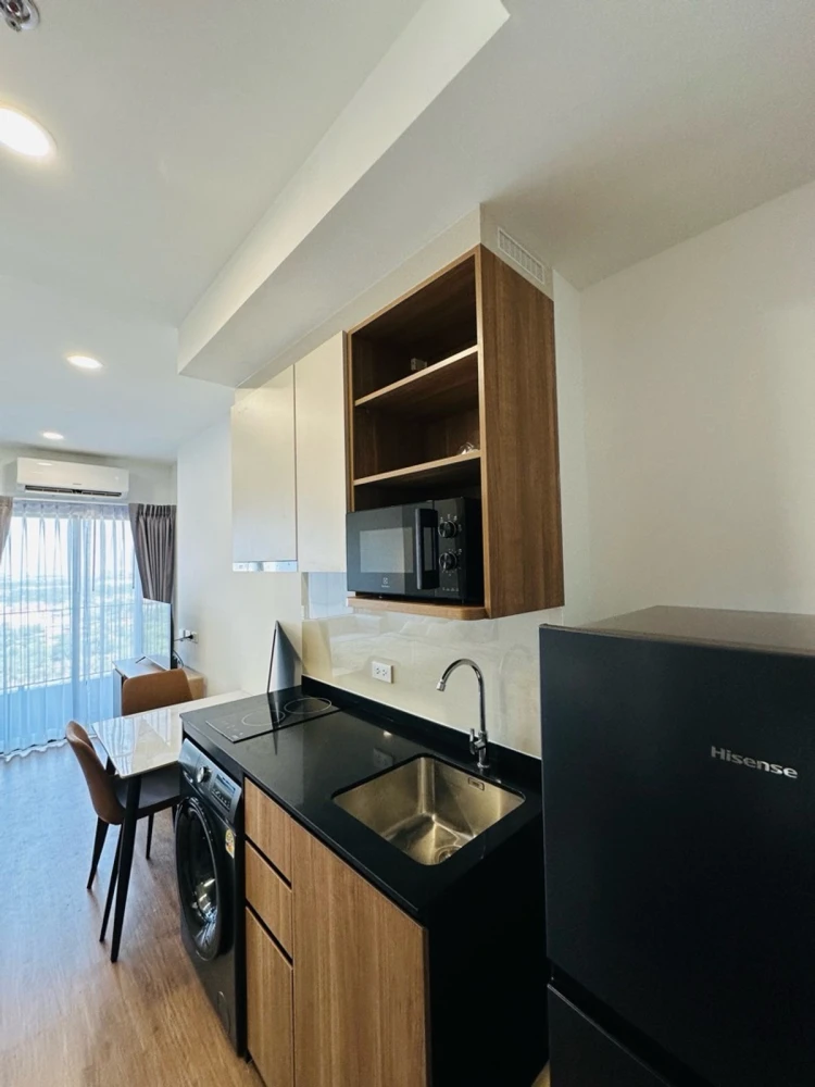For rent: The Livin Phetkasem 37, 21st floor, fully furnished unit. Very comfortable and ready to move in. Book now! Don't miss out!