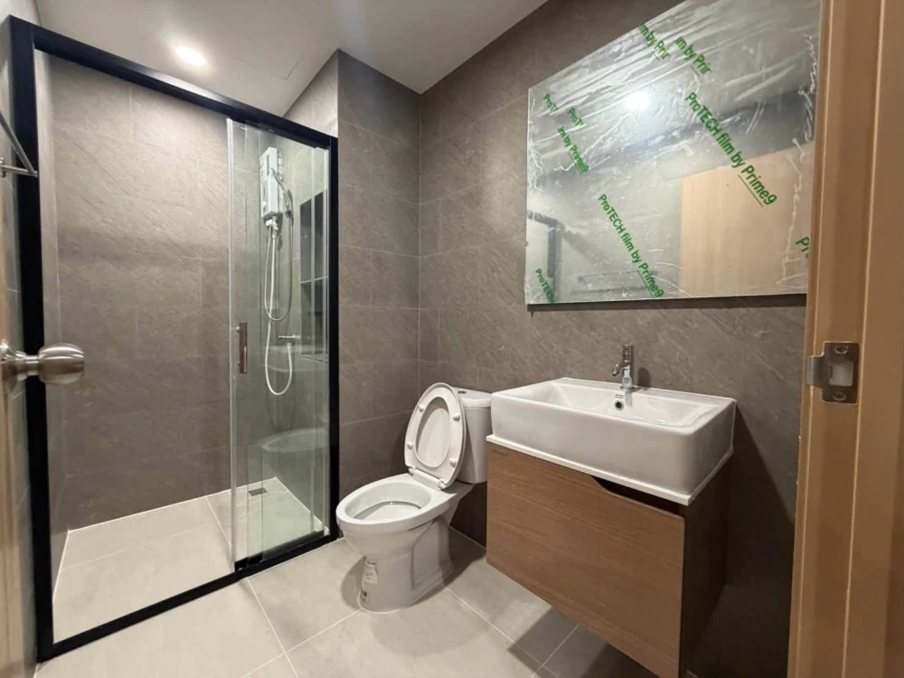 For Rent: The Livin Phetkasem 37, 24th Floor. Fully furnished and inviting—book now!