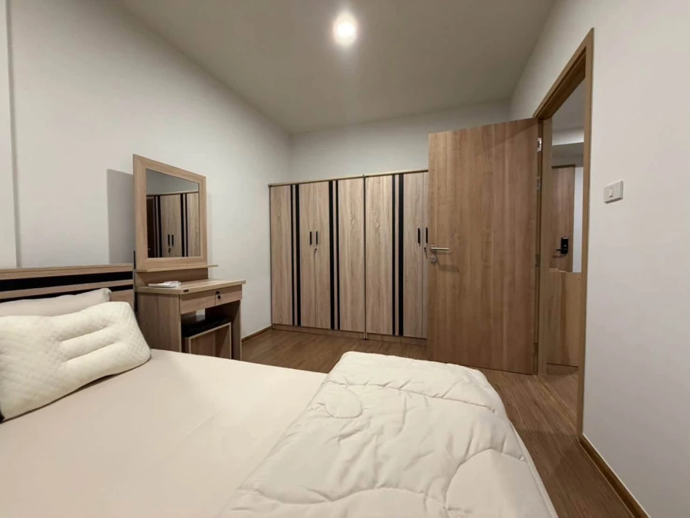 For Rent: The Livin Phetkasem 37, 24th Floor. Fully furnished and inviting—book now!