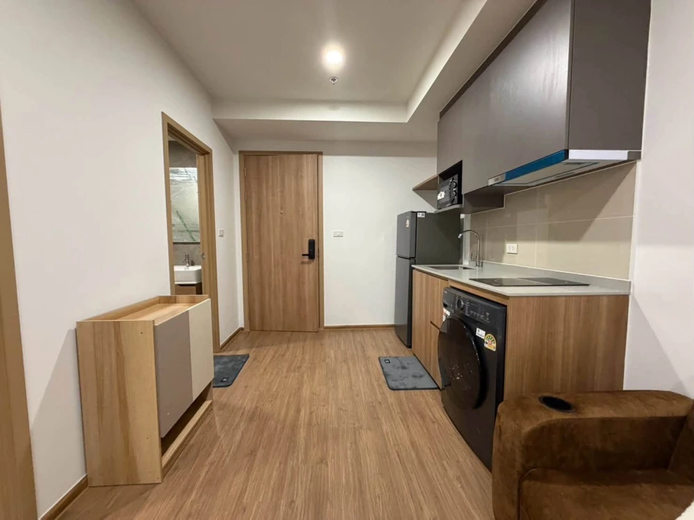 For Rent: The Livin Phetkasem 37, 24th Floor. Fully furnished and inviting—book now!