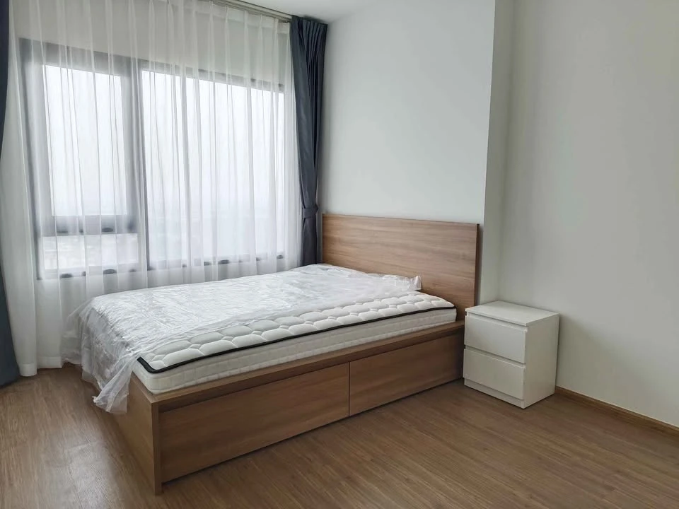 For rent: The Livin Phetkasem 37. Minimalist style decoration, fully furnished. Don't miss out!