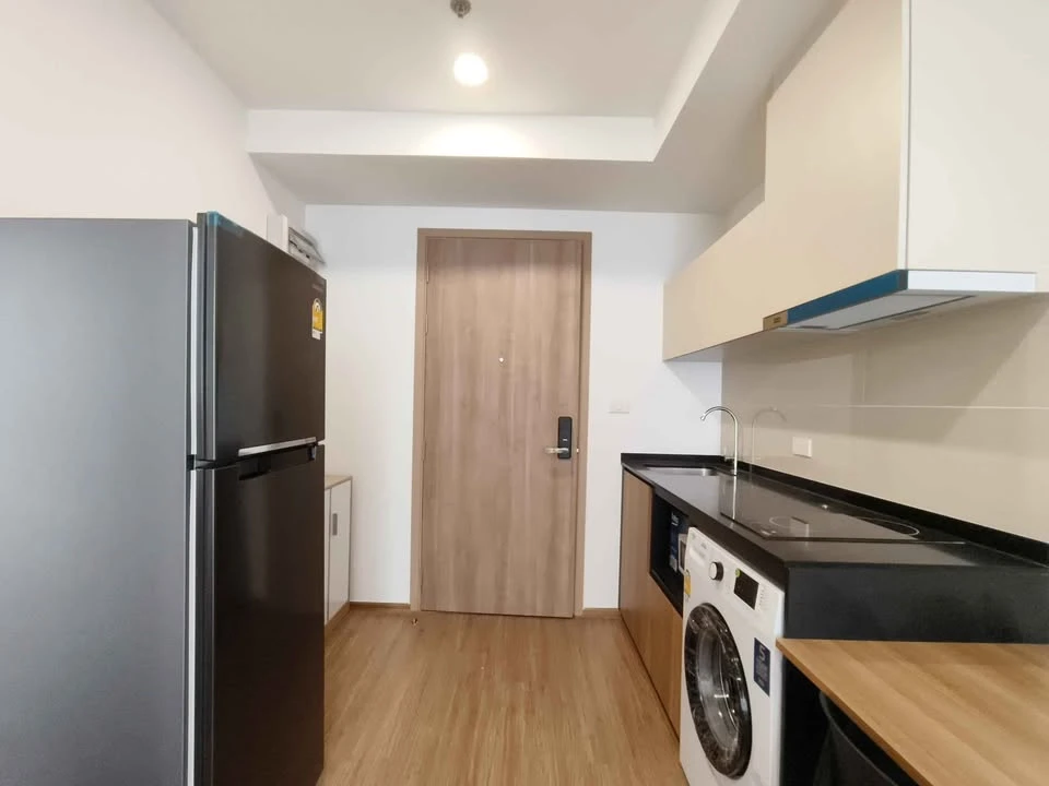 For rent: The Livin Phetkasem 37. Minimalist style decoration, fully furnished. Don't miss out!