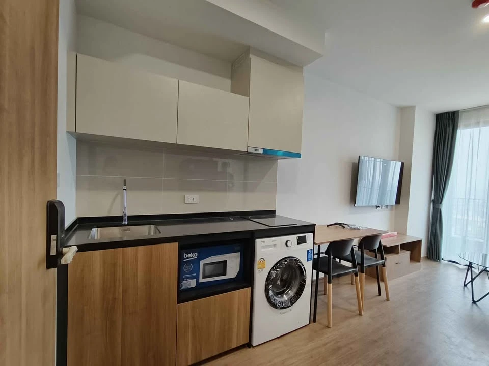 For rent: The Livin Phetkasem 37. Minimalist style decoration, fully furnished. Don't miss out!