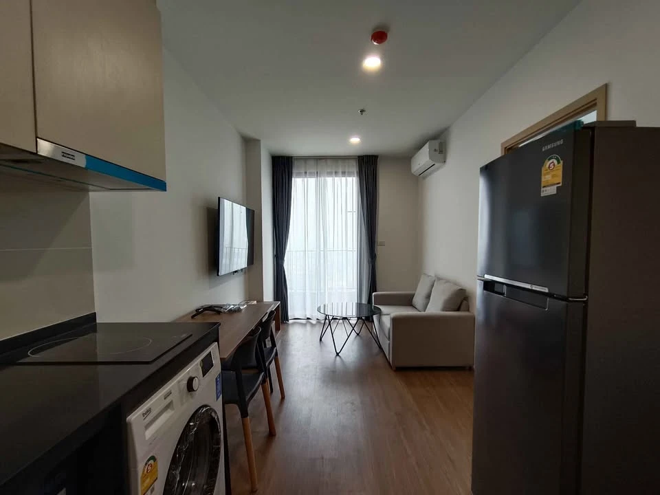 For rent: The Livin Phetkasem 37. Minimalist style decoration, fully furnished. Don't miss out!