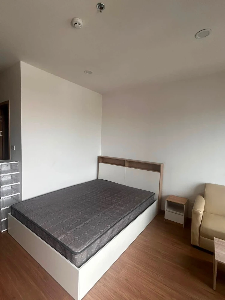 For rent: The Livin Phetkasem 37, city view, fully furnished. Book now!