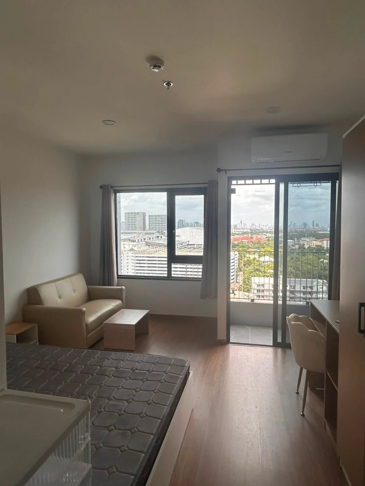 For rent: The Livin Phetkasem 37, city view, fully furnished. Book now!