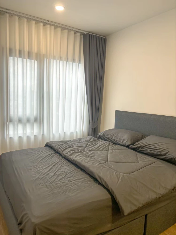 For rent: The Livin Phetkasem 37, a lovely room decorated in a minimalist style, fully furnished, don't miss it.