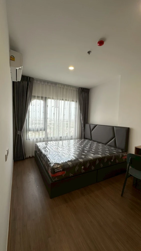 For rent: The Livin Phetkasem 37. A lovely room, fully furnished with appliances. Don't miss out!