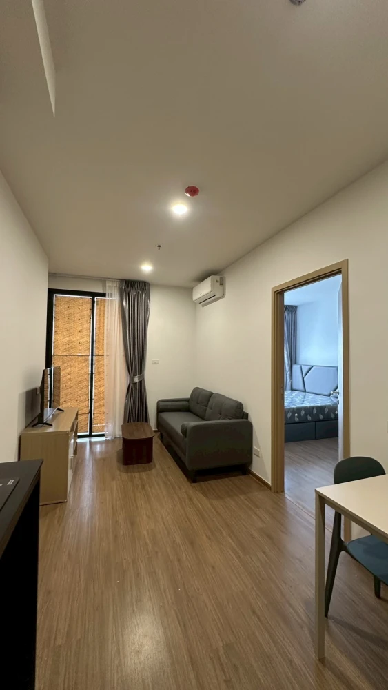 For rent: The Livin Phetkasem 37. A lovely room, fully furnished with appliances. Don't miss out!