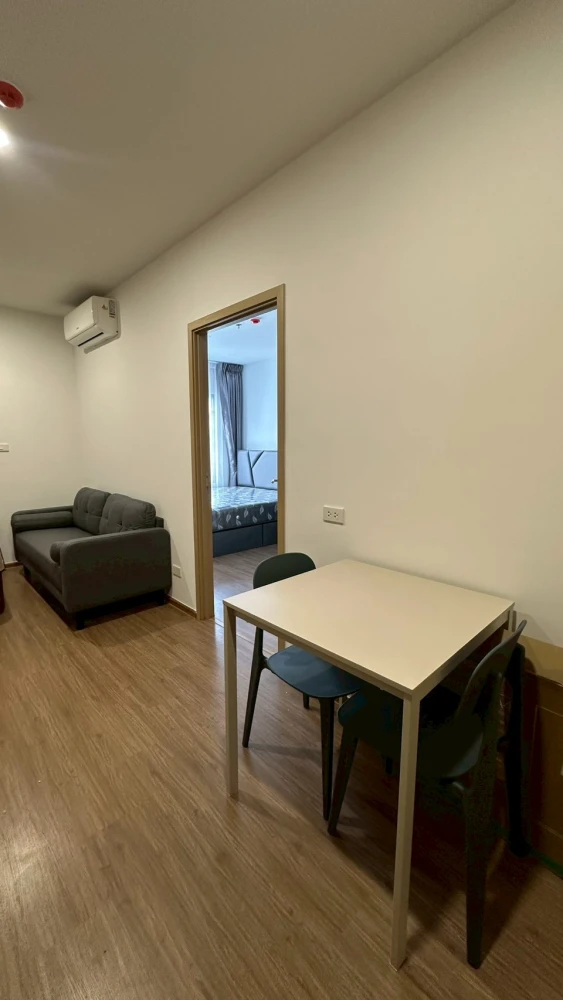 For rent: The Livin Phetkasem 37. A lovely room, fully furnished with appliances. Don't miss out!