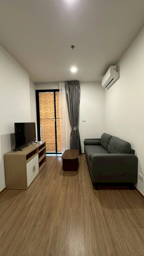For rent: The Livin Phetkasem 37. A lovely room, fully furnished with appliances. Don't miss out!