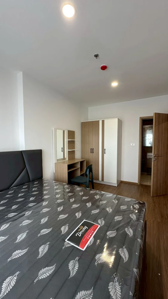 For rent: The Livin Phetkasem 37. A lovely room, fully furnished with appliances. Don't miss out!